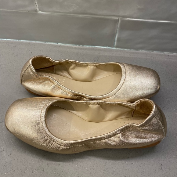 Vince Camuto gold ballet flats - Picture 3 of 4